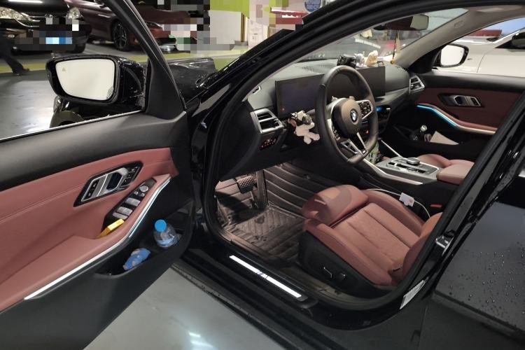 Used BMW 3 Series 2025 325i M Sport Package Driver Seat