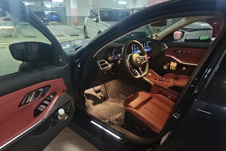 Used BMW 3 Series 2025 330Li M Sport Shadowline Package Driver Seat