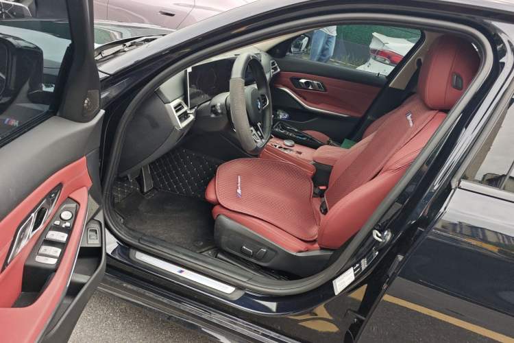 Used BMW 3 Series 2025 330Li M Sport Shadowline Package Driver Seat