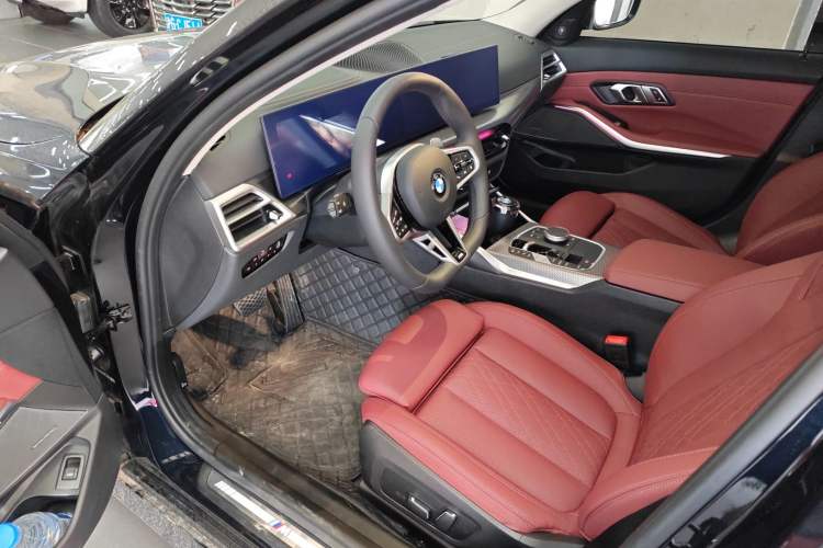 Used BMW 3 Series 2025 330Li M Sport Shadowline Package Driver Seat