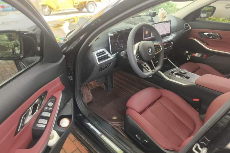 Used BMW 3 Series 2025 325i M Sport Package Driver Seat