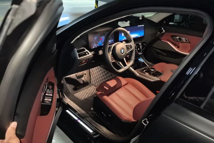 Used BMW 3 Series 2025 330Li M Sport Shadowline Package Driver Seat