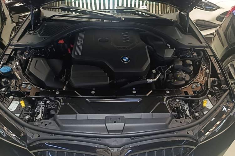 Used BMW 3 Series 2025 330i M Sport Night Edition Package Engine Bay
