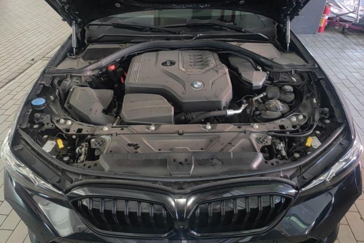 Used BMW 3 Series 2025 330Li M Sport Shadowline Package Engine Bay