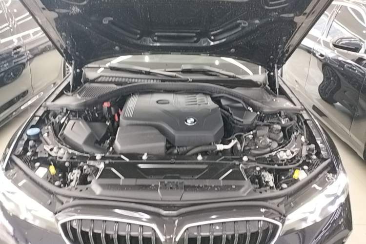 Used BMW 3 Series 2025 330i M Sport Night Edition Package Engine Bay