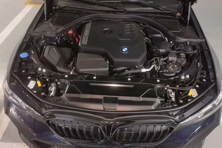 Used BMW 3 Series 2025 330i M Sport Night Edition Package Engine Bay