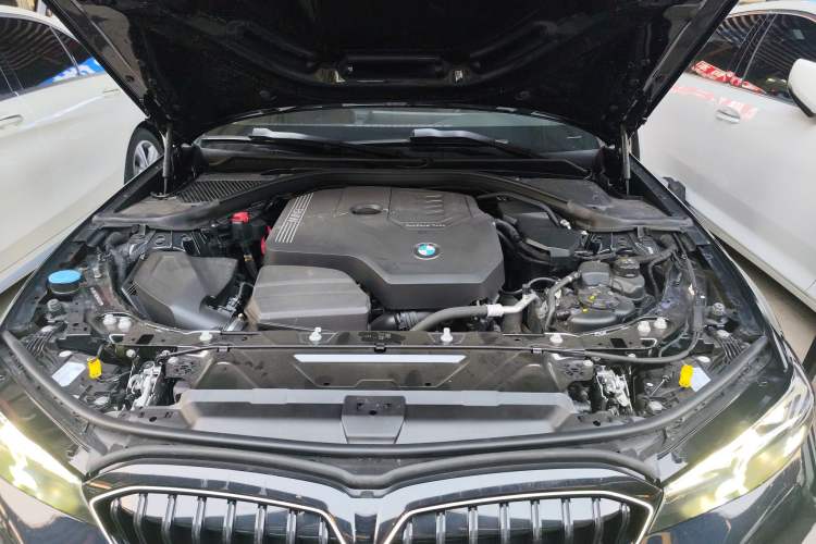 Used BMW 3 Series 2025 330Li M Sport Shadowline Package Engine Bay