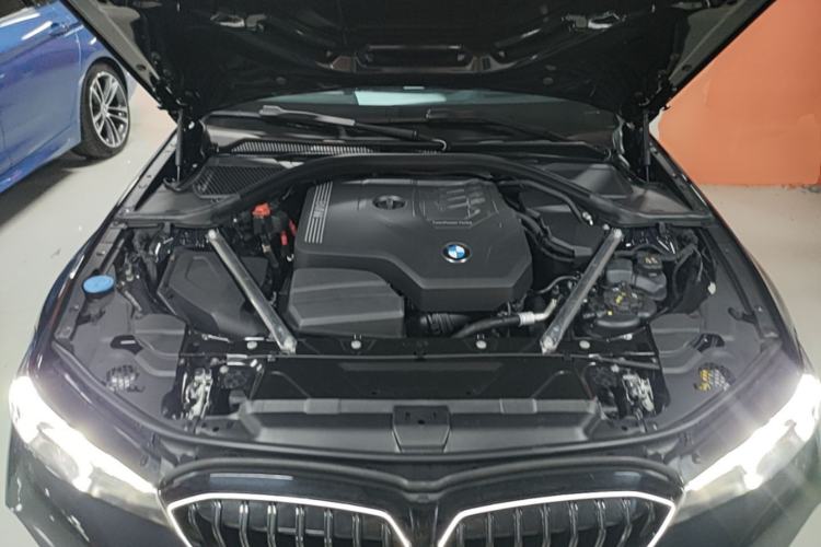Used BMW 3 Series 2025 330i M Sport Night Edition Package Engine Bay