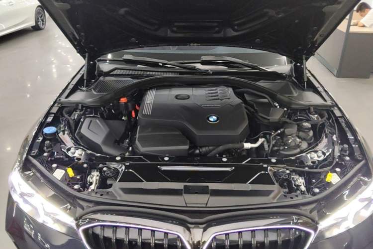Used BMW 3 Series 2025 330Li M Sport Shadowline Package Engine Bay