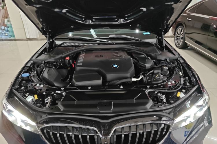 Used BMW 3 Series 2025 330i M Sport Night Edition Package Engine Bay