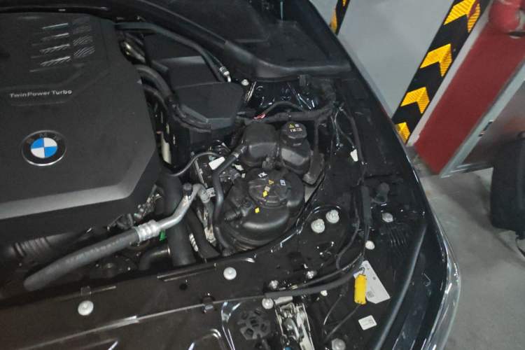 Used BMW 3 Series 2025 330Li M Sport Shadowline Package Engine Bay Left