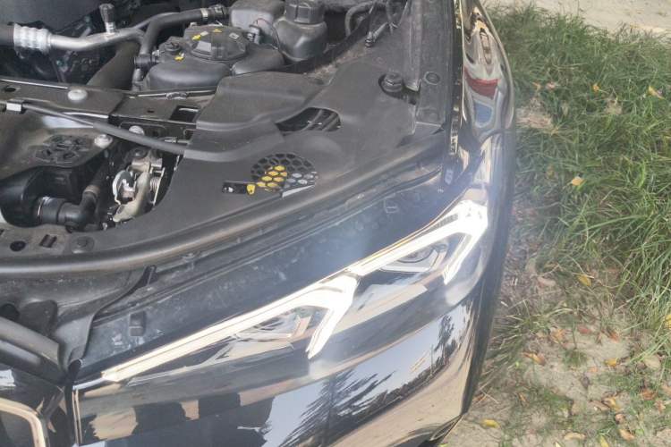 Used BMW 3 Series 2025 330Li M Sport Shadowline Package Engine Bay Left