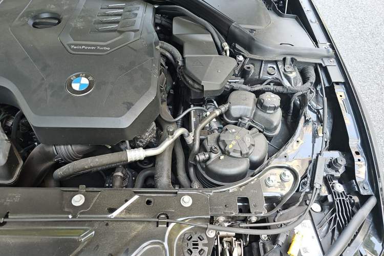 Used BMW 3 Series 2025 330Li M Sport Shadowline Package Engine Bay Left