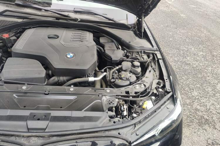 Used BMW 3 Series 2025 330Li M Sport Shadowline Package Engine Bay Left