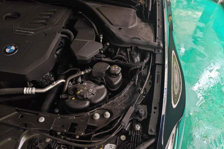 Used BMW 3 Series 2025 330Li M Sport Shadowline Package Engine Bay Left