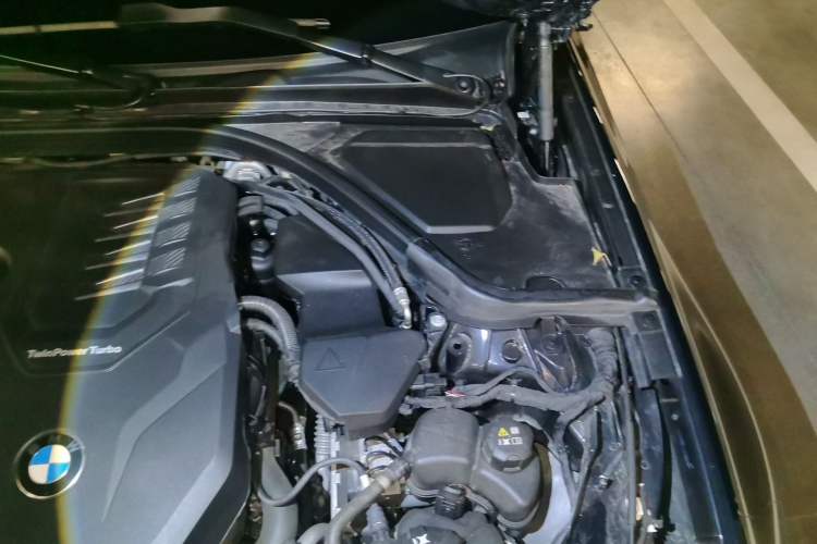 Used BMW 3 Series 2025 330Li M Sport Shadowline Package Engine Bay Left