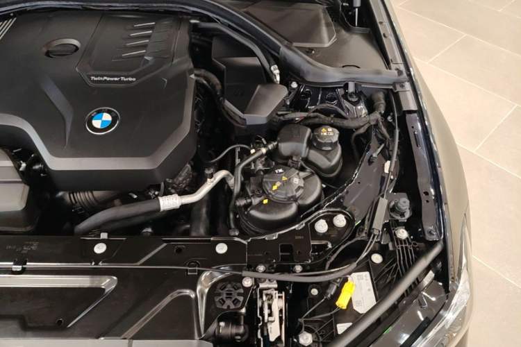 Used BMW 3 Series 2025 330Li M Sport Shadowline Package Engine Bay Left