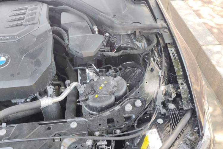 Used BMW 3 Series 2025 325i M Sport Package Engine Bay Left