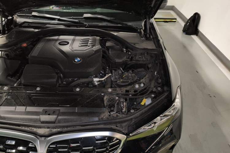 Used BMW 3 Series 2025 325i M Sport Package Engine Bay Left