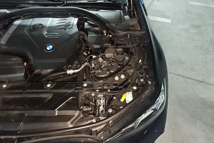 Used BMW 3 Series 2025 330Li M Sport Shadowline Package Engine Bay Left