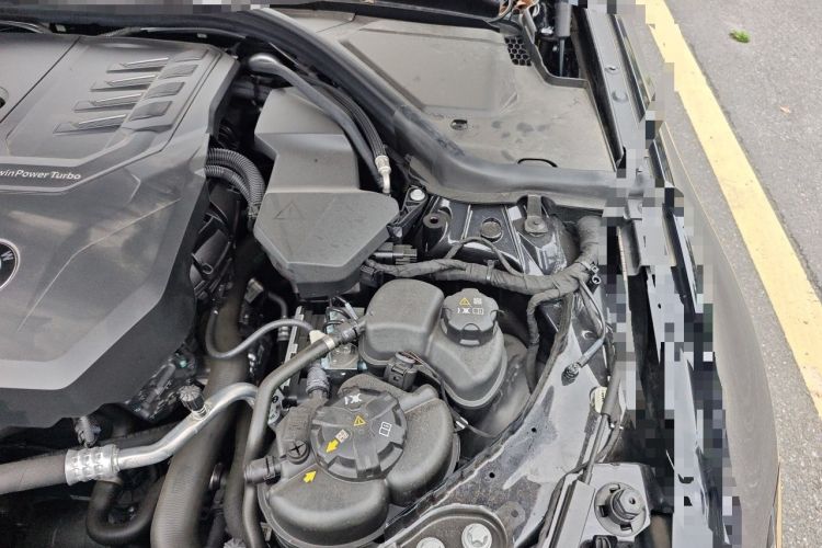 Used BMW 3 Series 2025 330Li M Sport Shadowline Package Engine Bay Left