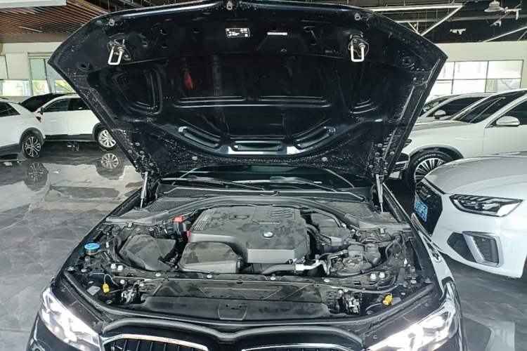 Used BMW 3 Series 2025 330Li M Sport Shadowline Package Engine Bay