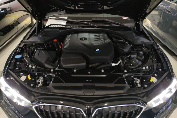 Used BMW 3 Series 2025 330Li M Sport Shadowline Package Engine Bay