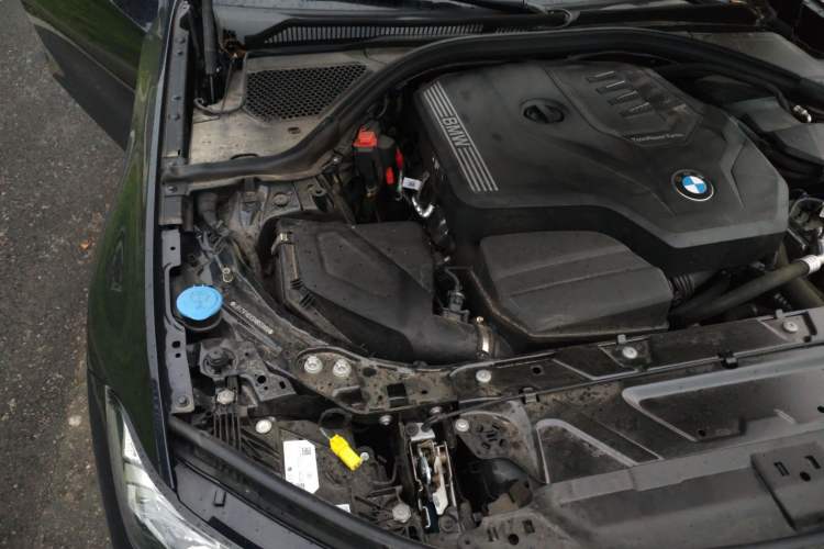 Used BMW 3 Series 2025 330Li M Sport Shadowline Package Engine Bay Right