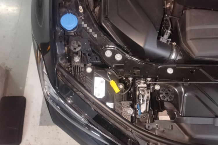 Used BMW 3 Series 2025 330i M Sport Night Edition Package Engine Bay Right