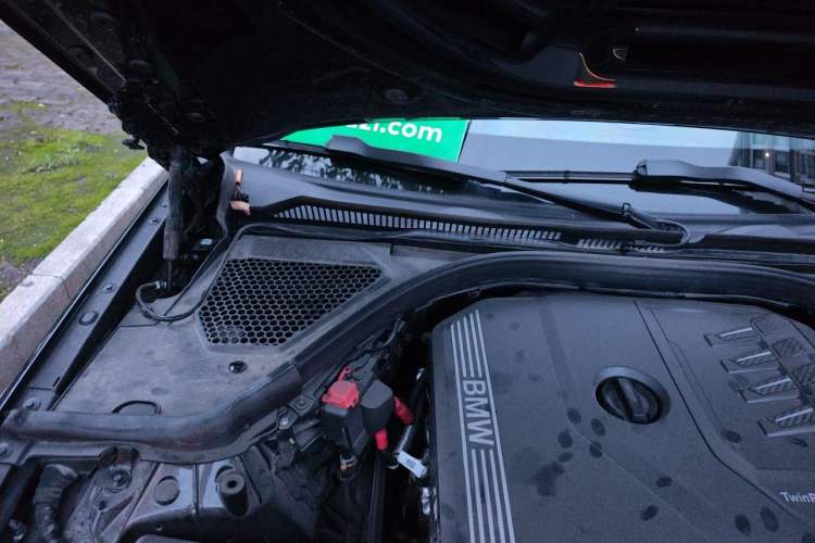 Used BMW 3 Series 2025 330Li M Sport Shadowline Package Engine Bay Right