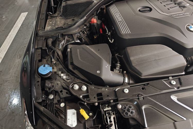 Used BMW 3 Series 2025 330Li M Sport Shadowline Package Engine Bay Right