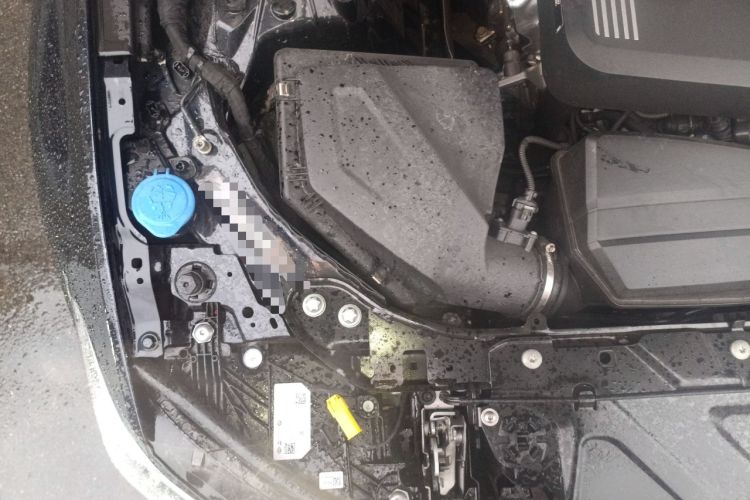 Used BMW 3 Series 2025 325i M Sport Package Engine Bay Right