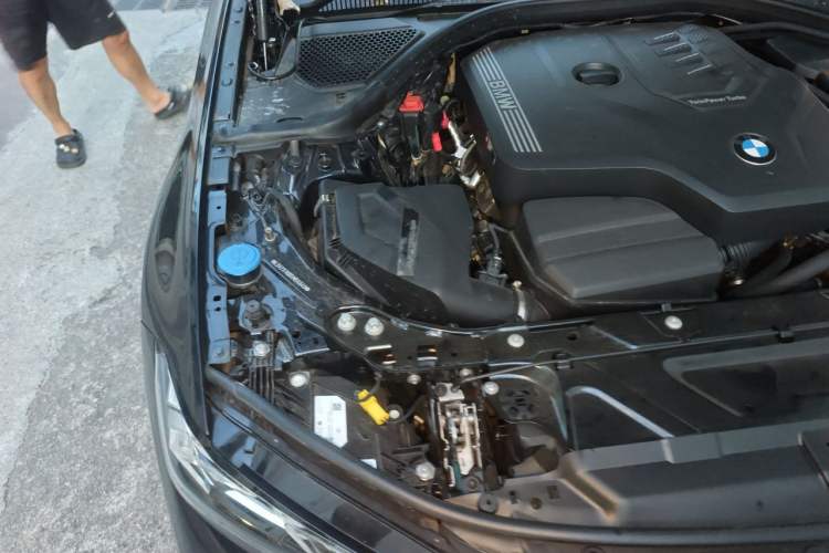Used BMW 3 Series 2025 330Li M Sport Shadowline Package Engine Bay Right