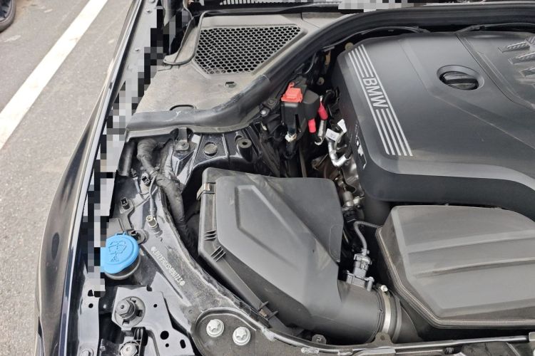 Used BMW 3 Series 2025 330Li M Sport Shadowline Package Engine Bay Right