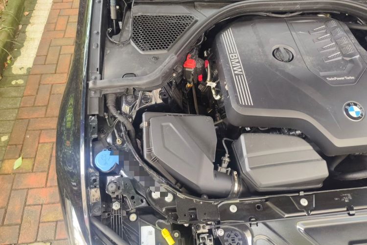 Used BMW 3 Series 2025 325i M Sport Package Engine Bay Right