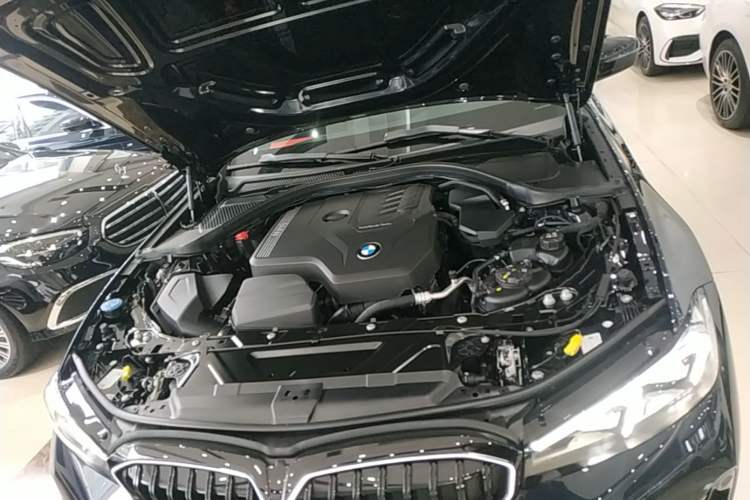 Used BMW 3 Series 2025 330Li M Sport Shadowline Package Engine Bay