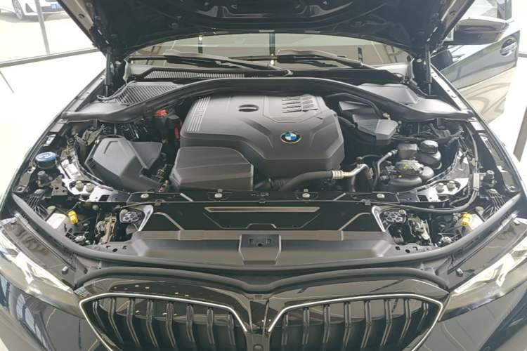 Used BMW 3 Series 2025 330Li M Sport Shadowline Package Engine Bay