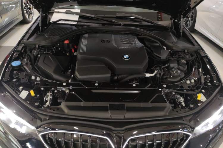 Used BMW 3 Series 2025 330Li M Sport Shadowline Package Engine Bay