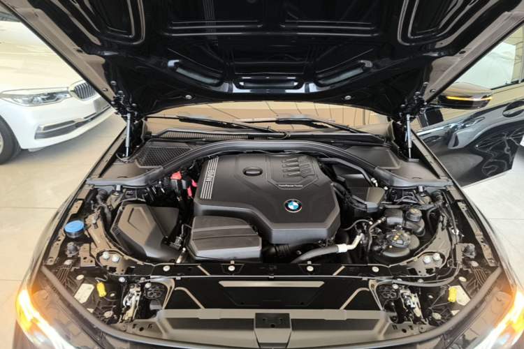 Used BMW 3 Series 2025 330Li M Sport Shadowline Package Engine Bay