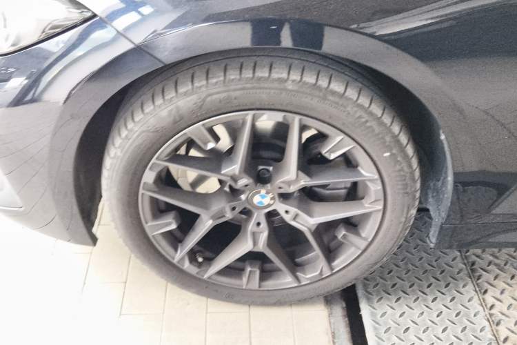 Used BMW 3 Series 2025 330Li M Sport Shadowline Package Exterior 2