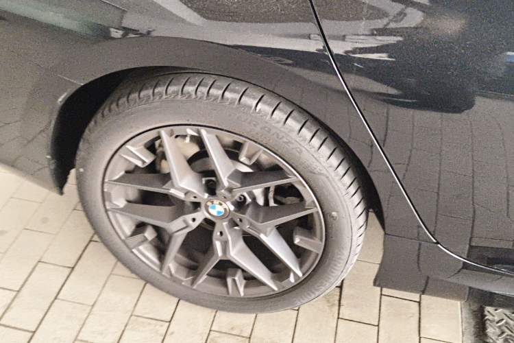 Used BMW 3 Series 2025 330Li M Sport Shadowline Package Exterior 3