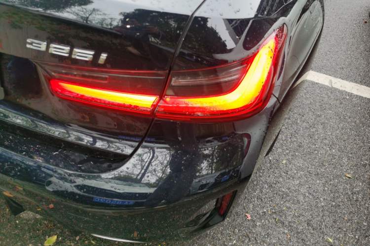 Used BMW 3 Series 2025 325i M Sport Package Exterior 3