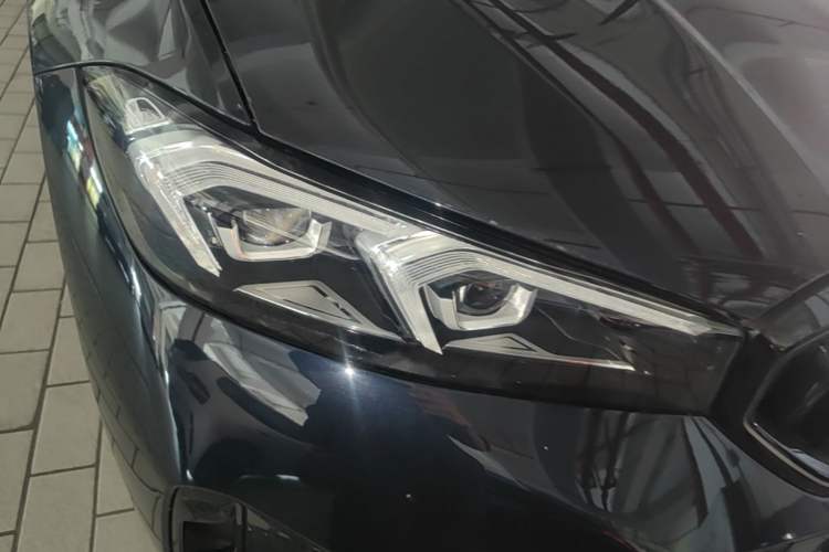 Used BMW 3 Series 2025 330Li M Sport Shadowline Package Exterior 3