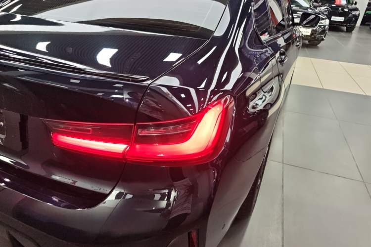 Used BMW 3 Series 2025 330Li Luxury Edition M Sport Night Edition Package Exterior 3