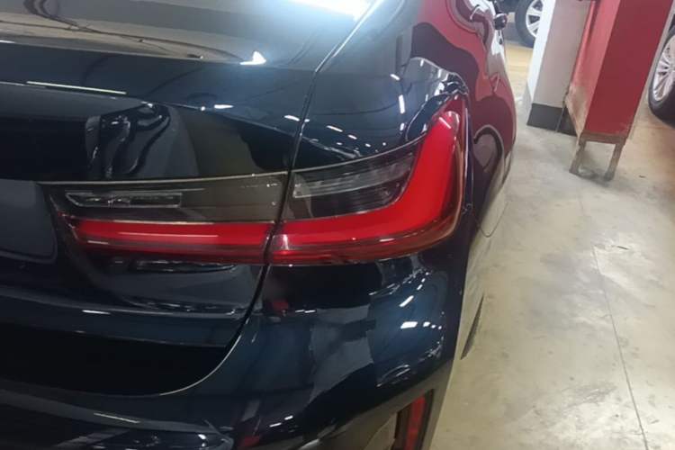 Used BMW 3 Series 2025 330Li M Sport Shadowline Package Exterior 3