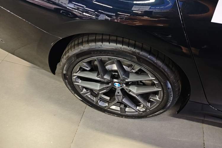 Used BMW 3 Series 2025 330Li M Sport Shadowline Package Exterior 3
