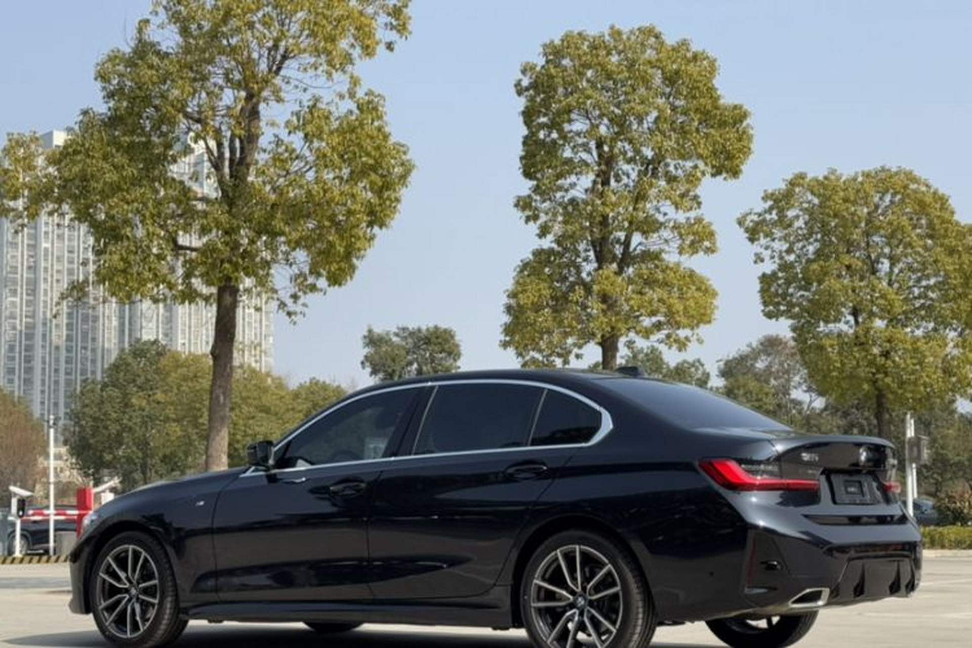Used BMW 3 Series 2025 325Li M Sport Package Exterior 3