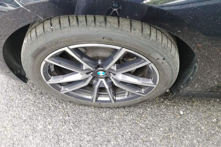 Used BMW 3 Series 2025 325i M Sport Package Exterior 4