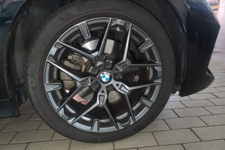 Used BMW 3 Series 2025 330Li M Sport Shadowline Package Exterior 4