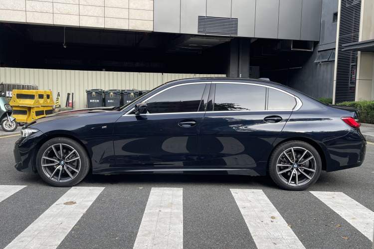 Used BMW 3 Series 2025 325Li M Sport Package Exterior 4